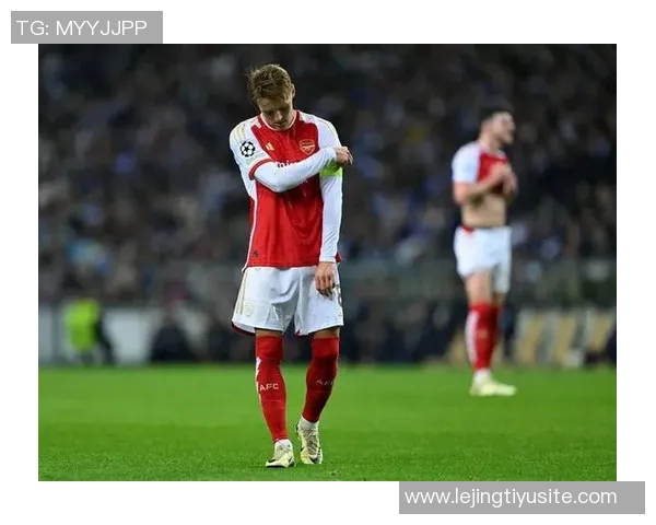 赖斯荣膺FSA年度最佳球员阿森纳官方社媒发文祝贺他实至名归